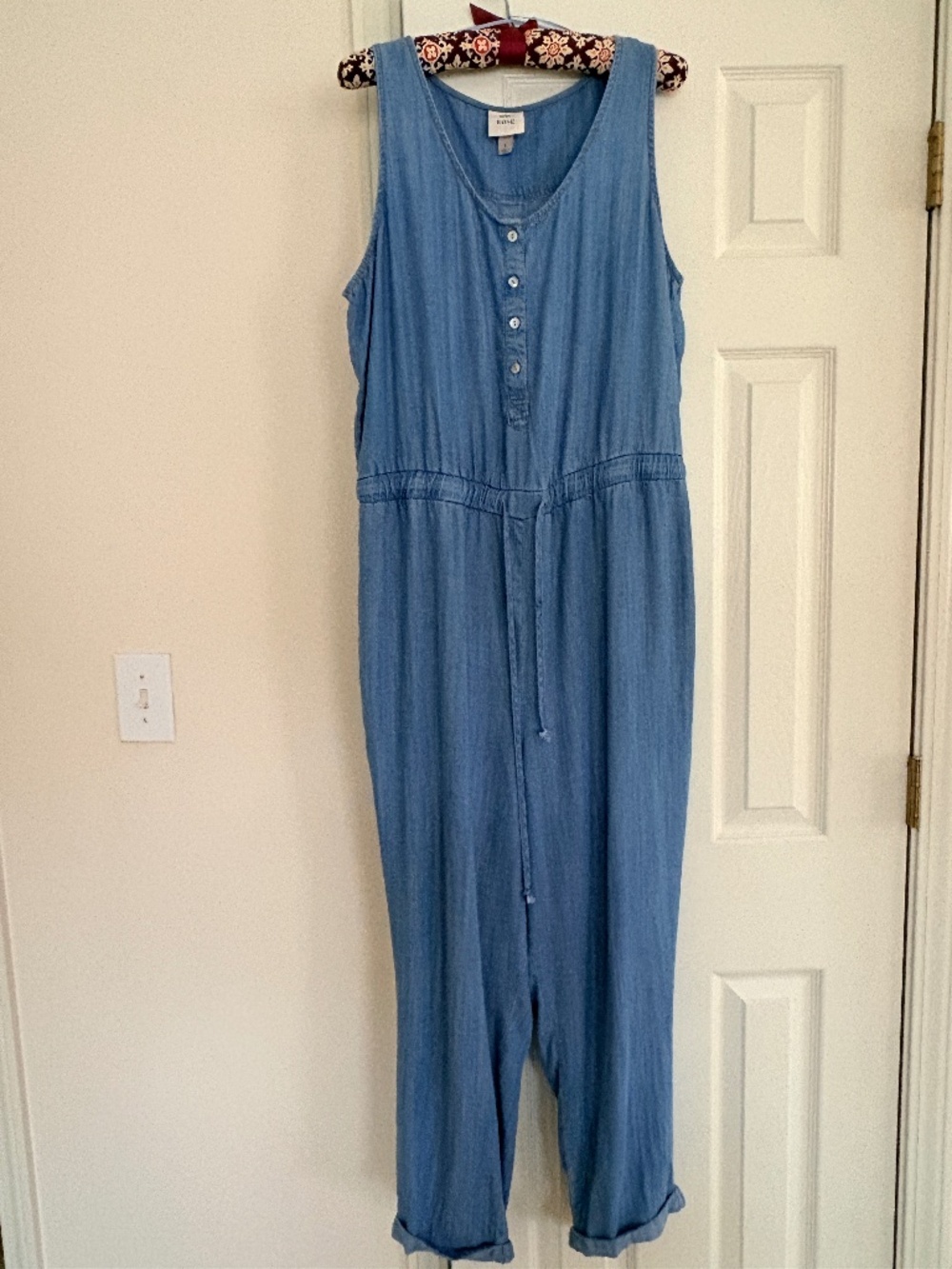 Knox Rose light blue sleeveless denim jumpsuit. 100% breathable Lyocell .
